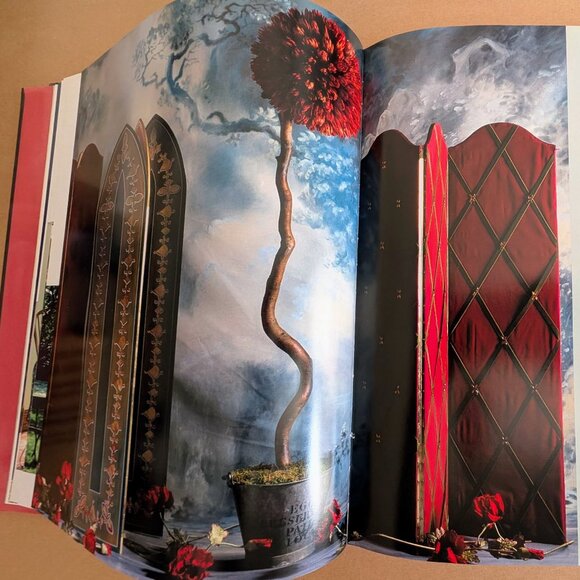 Screen Works: Practical and Inspirational Ideas for Making and Using Screens HC - Picture 4 of 6